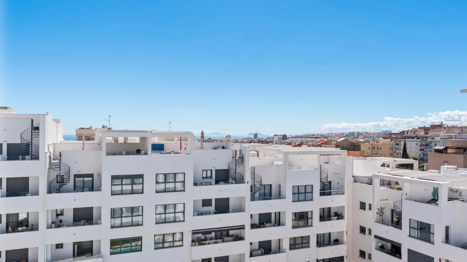 Casa Isa - Luxury Penthouse Seaview Apartment Estepona Spain