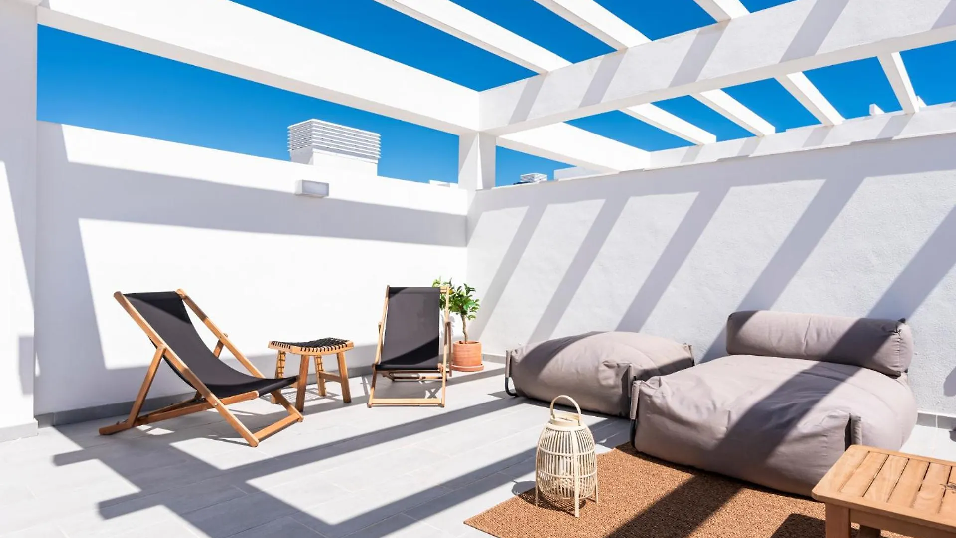 Casa Isa - Luxury Penthouse Seaview Apartment Estepona