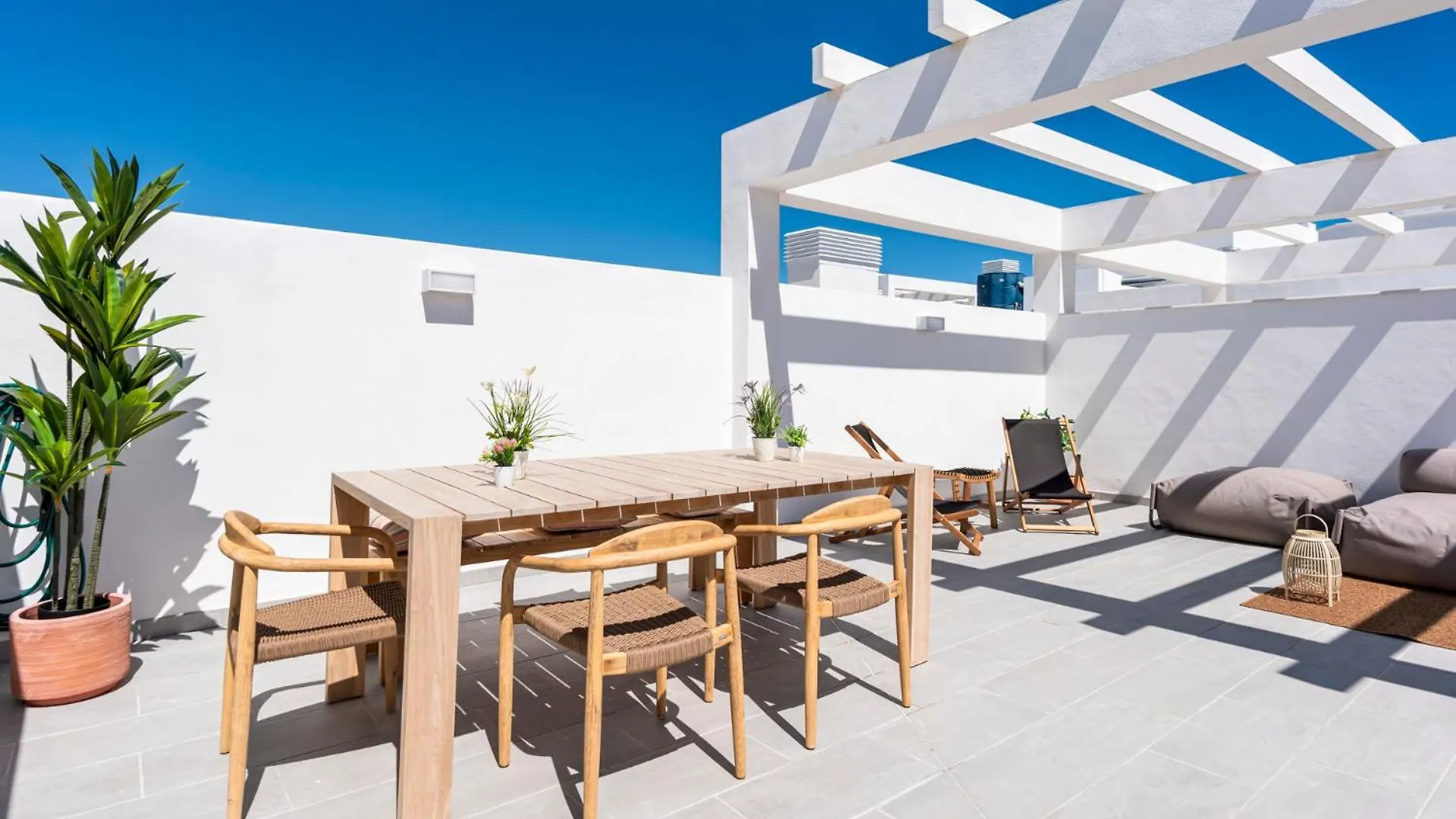 Casa Isa - Luxury Penthouse Seaview location
