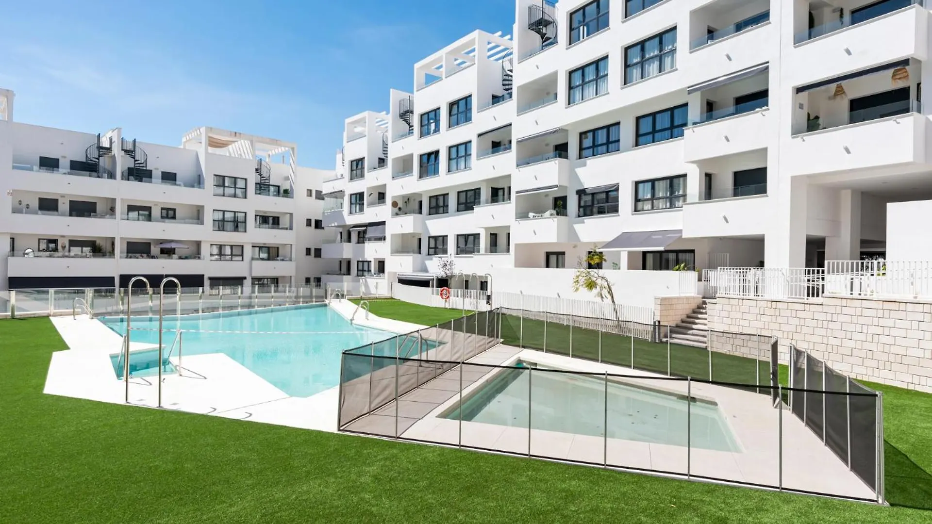 Casa Isa - Luxury Penthouse Seaview Apartment Estepona Spain