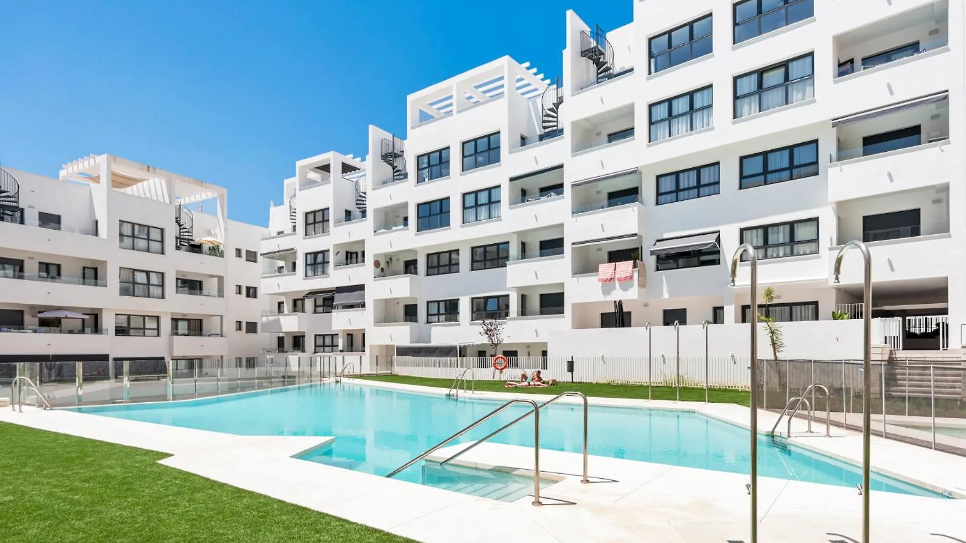 Casa Isa - Luxury Penthouse Seaview Apartment Estepona Spain